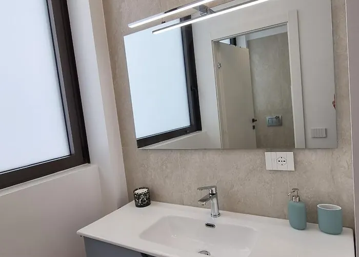 아파트 Vytalea - Trilocale Moderno Con Patio E Doppi Servizi, Vicino M4 - Modern 2-bedroom With Patio & Two Bathrooms, Near Metro M4 밀라노