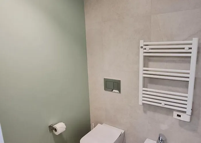 아파트 Vytalea - Trilocale Moderno Con Patio E Doppi Servizi, Vicino M4 - Modern 2-bedroom With Patio & Two Bathrooms, Near Metro M4